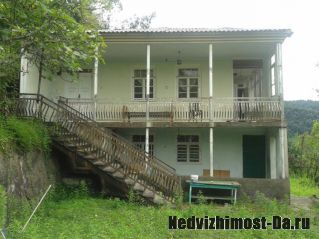 Продаю за очень смешную цену дом в Абхазии