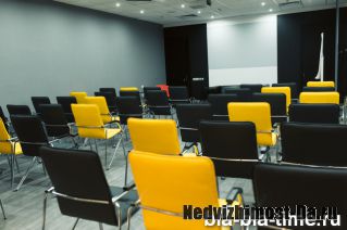 Современный зал для презентаций