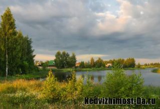 Продаю участок 8 соток у реки в Московской области.