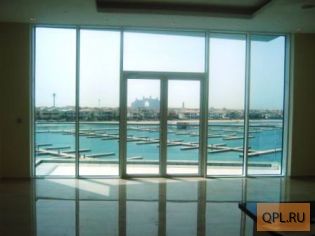 Продается трехкомнатная (2 B/R) квартира на рукотворном острове Пальм Джумейра в Дубае, ОАЭ