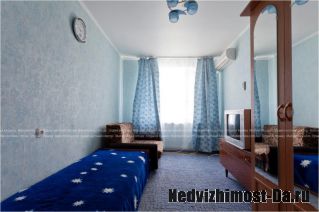 Сдам уютную 2 х комнатную квартиру 700 м от моря (Крым)