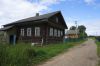 Дом в деревне на берегу реки Волга.